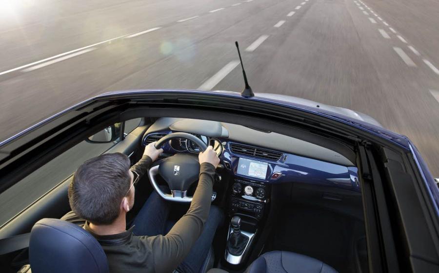  Citroen DS3 Cabrio 2012 года  (фото 29 из 115)